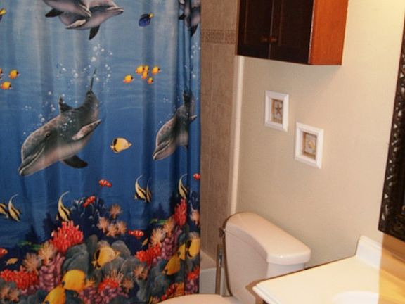 3rd image of 110 E Harbor Dr #5