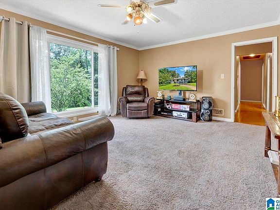 5th image of 2031 Longview Dr