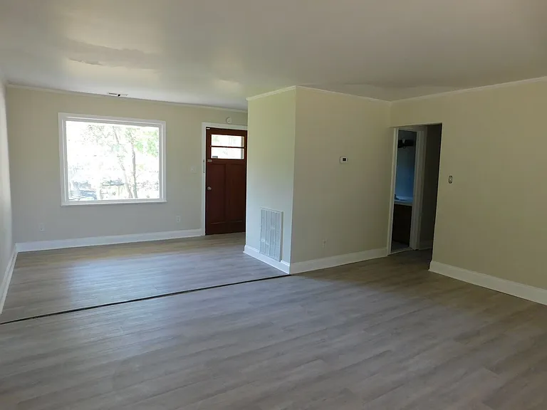 4925 Morton Rd — Photo 13