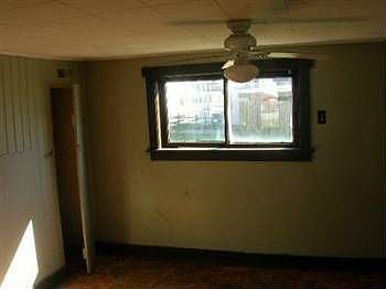 4th image of 42 W Main St
