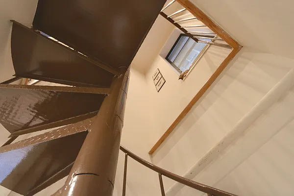 Rented by Compass | media 23