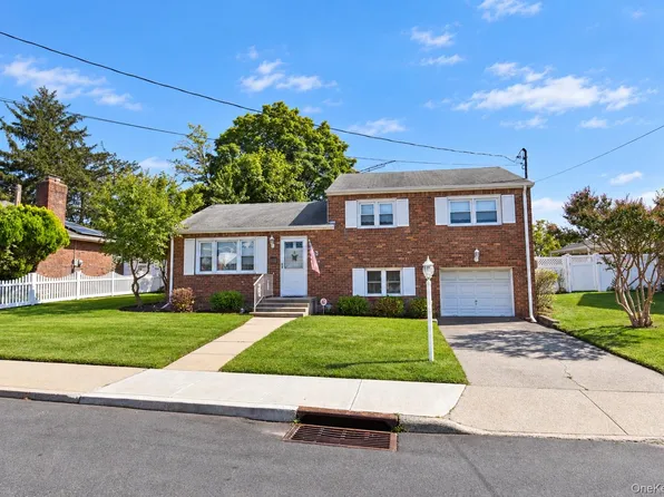 145 Arthur Avenue, Floral Park, NY 11001