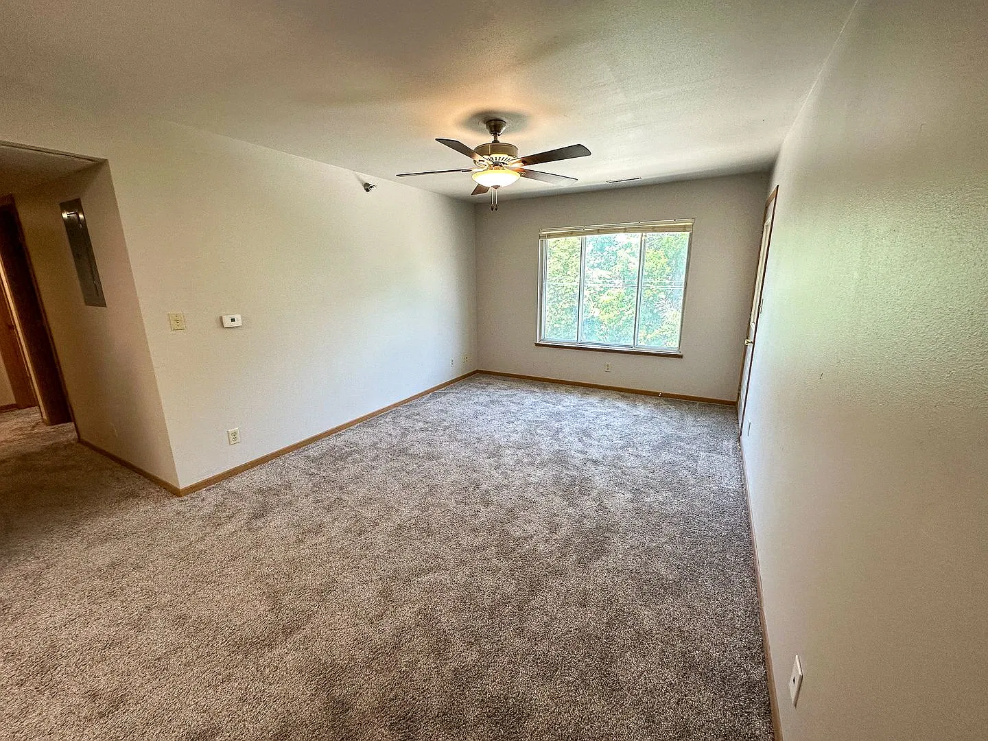 258 N. Hyland — Photo 4