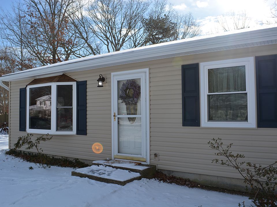 2nd image of 60 Sweetbriar Dr