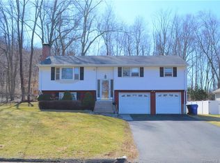 115 Augusta Dr, Newington, CT 06111