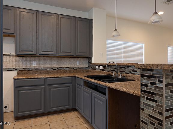 5th image of 1321 E LINDA Drive