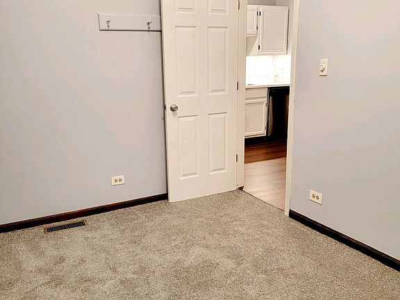 5th image of 2917 N Lincoln Ave #1