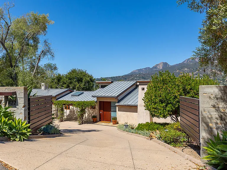 622 Cowles Rd — Photo 2