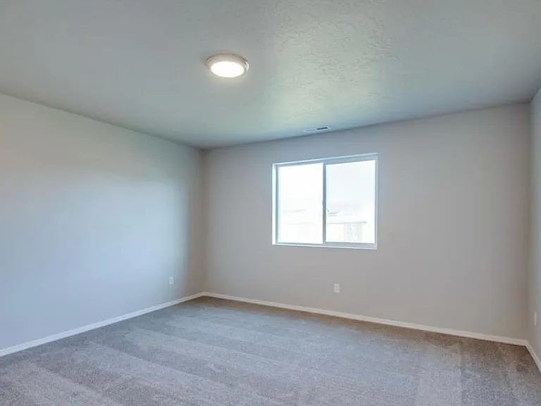 900 SW Miner St — Photo 12