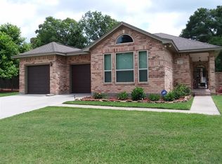 107 Cliffbrook Ln, Cleveland, TX 77327