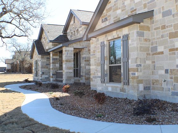 3rd image of 104 Woodlands Dr