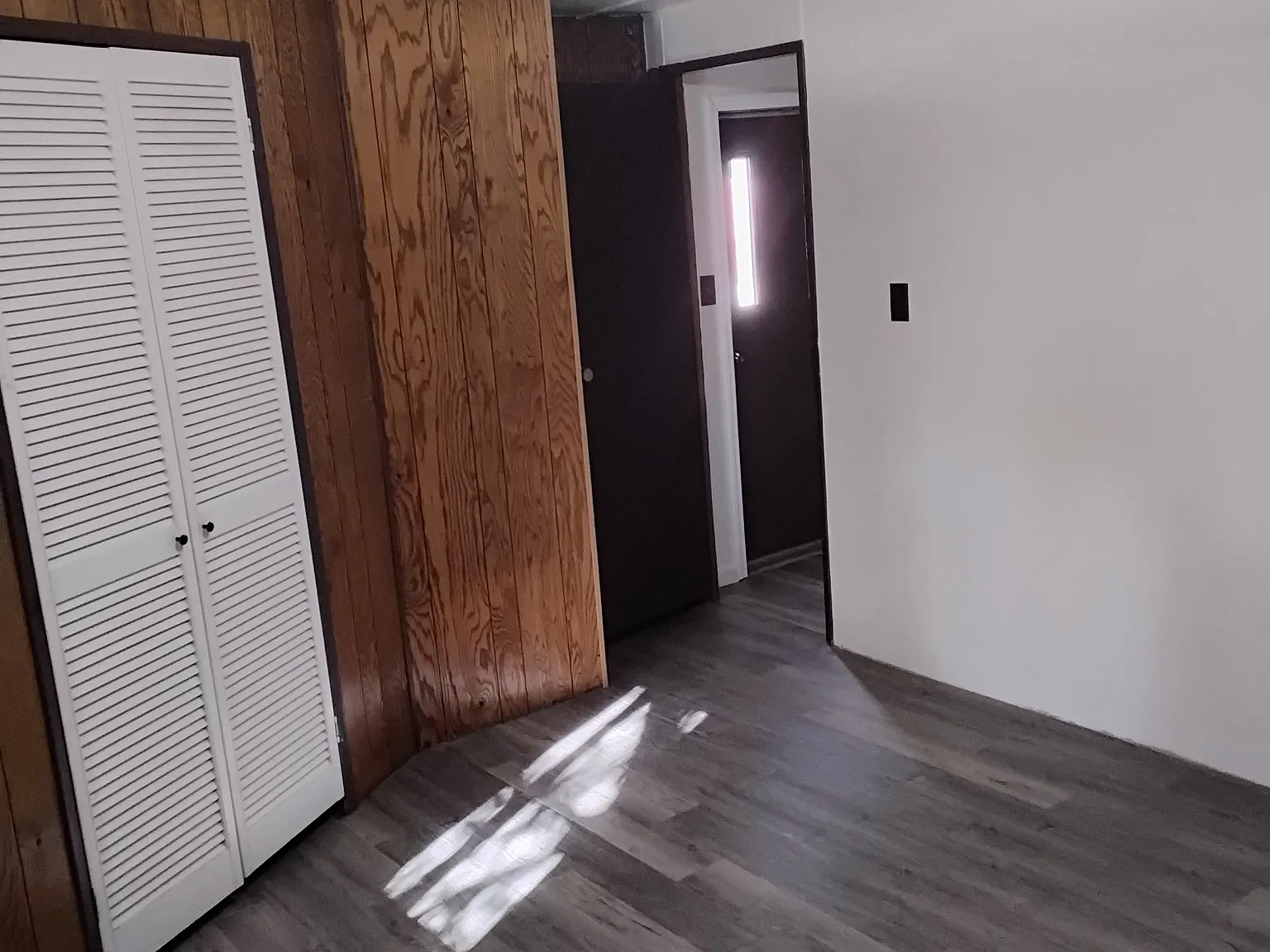 3 bed, 1200 sqft, $1,300 — Photo 3