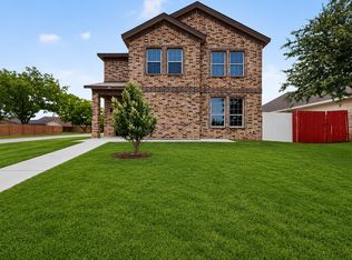 800 Oak Creek Dr, Hutchins, TX 75141