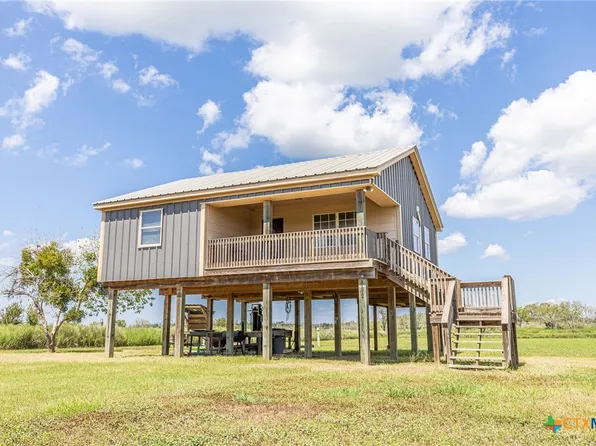 1172 Guadalupe River Dr, Tivoli, TX 77990