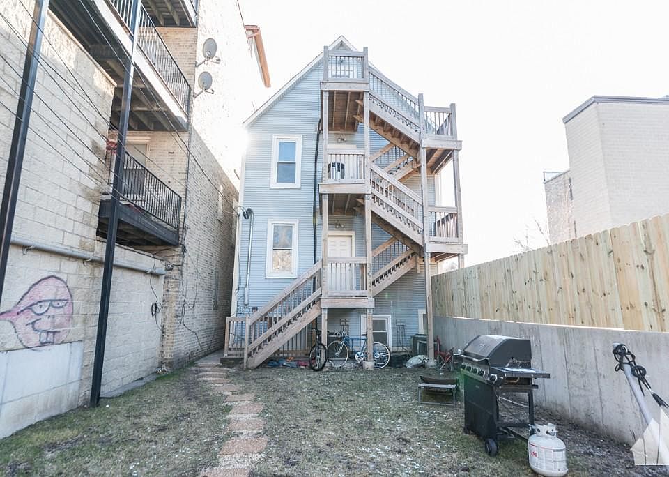 1st image of 1544 W Wabansia Ave #1RJ