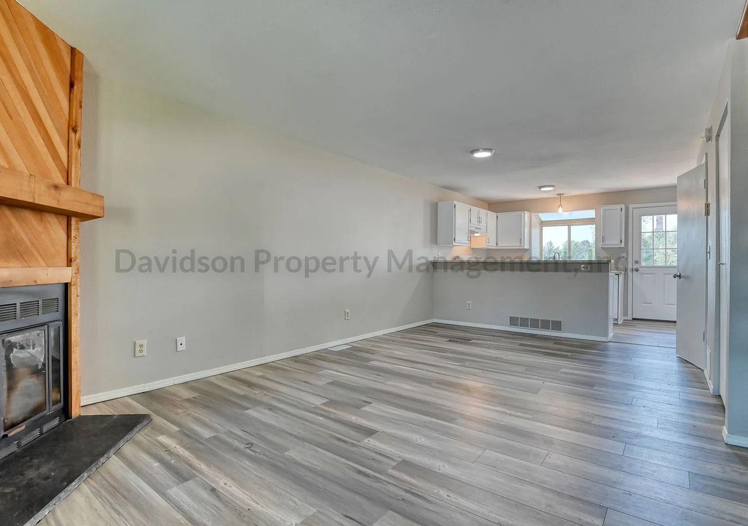 Charming 2 Bedroom Condo with Modern Updates in Rockrimmon — Photo 2