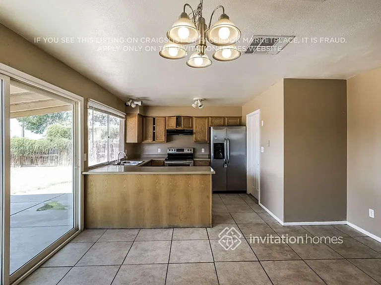 3410 N 90th Dr — Photo 8