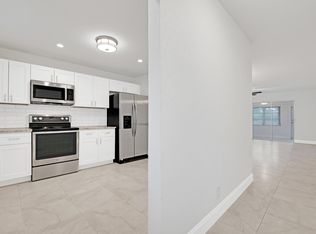 891 Worcester Ln, Lake Worth, FL 33467
