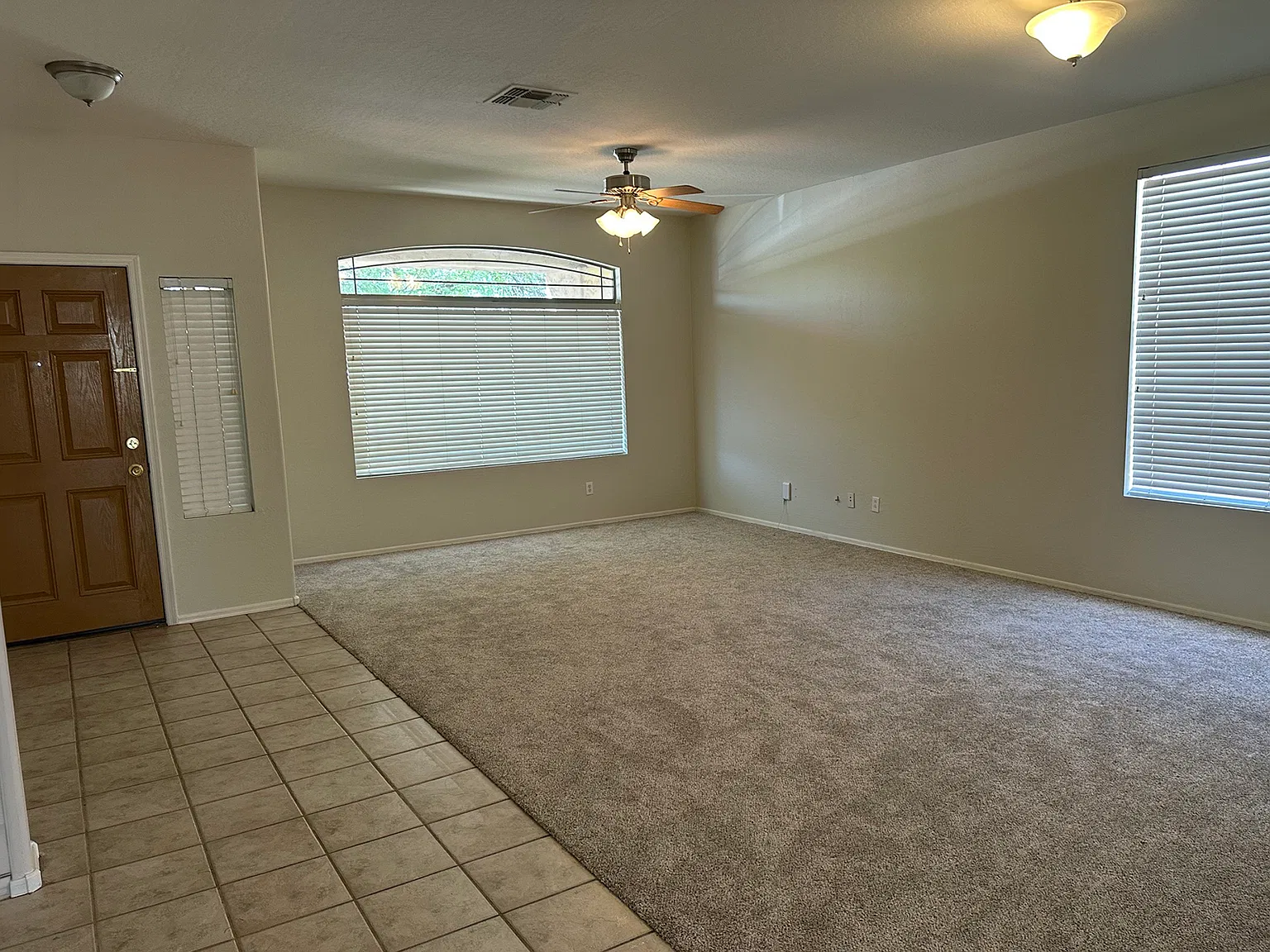 3 bed, 1820 sqft, $2,100 — Photo 2