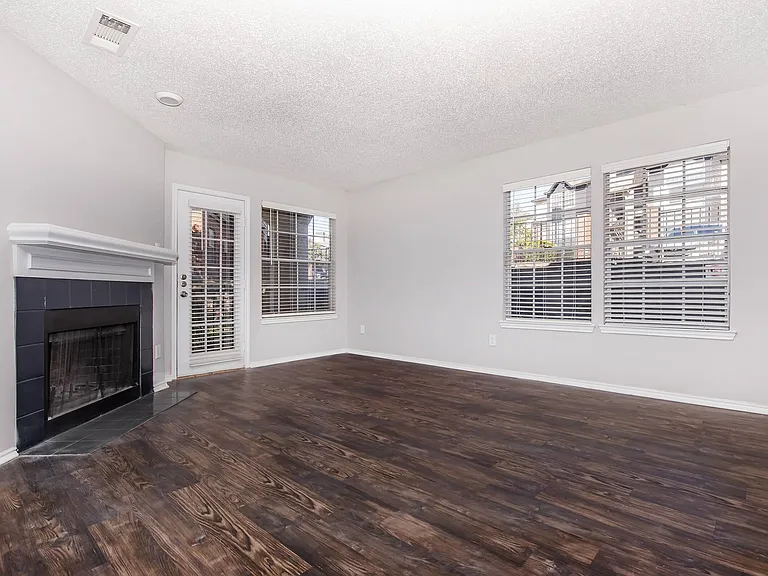 Eagle's Point Apartments — Photo 75