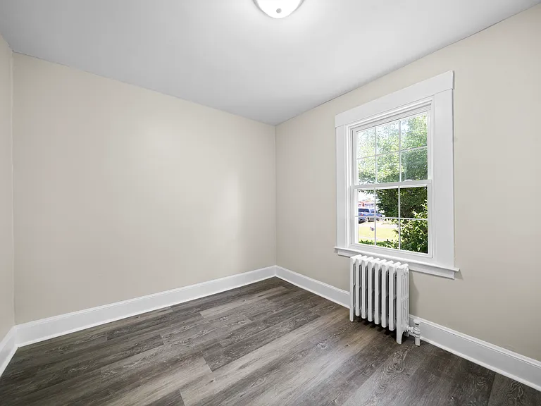70 Lambert St — Photo 20