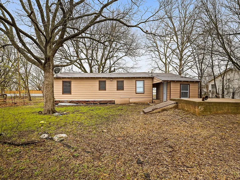 505 S Business Highway 78 — Photo 15