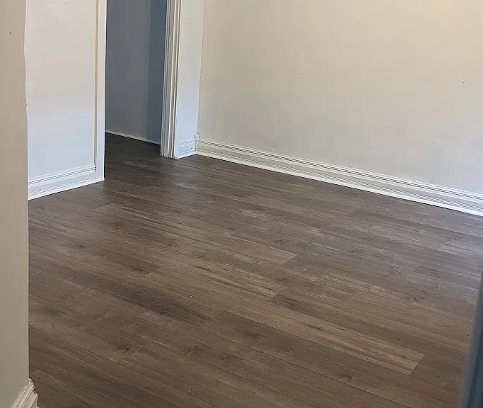 119 W Burke St — Photo 37