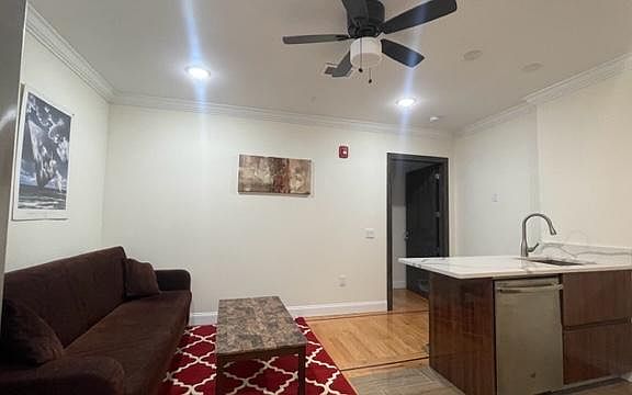5th image of 72 Cottage St #3