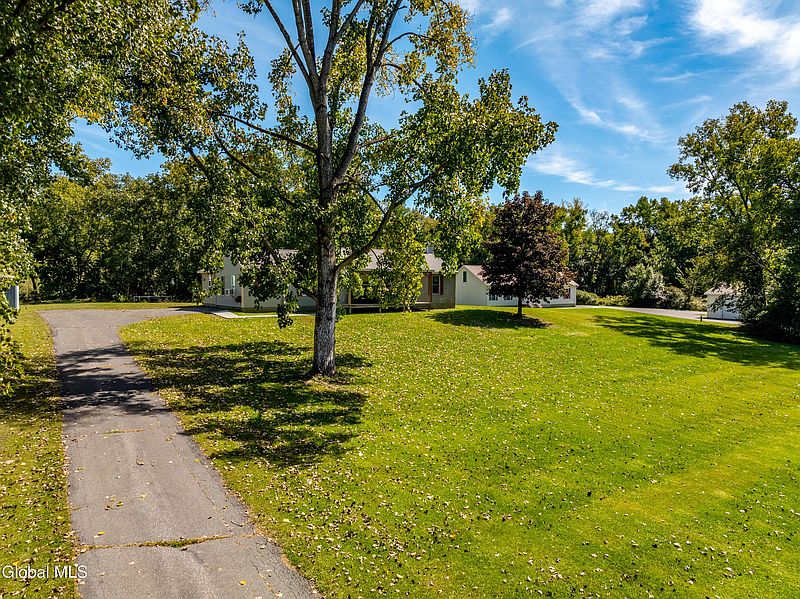 3rd image of 110 Waterbury Road