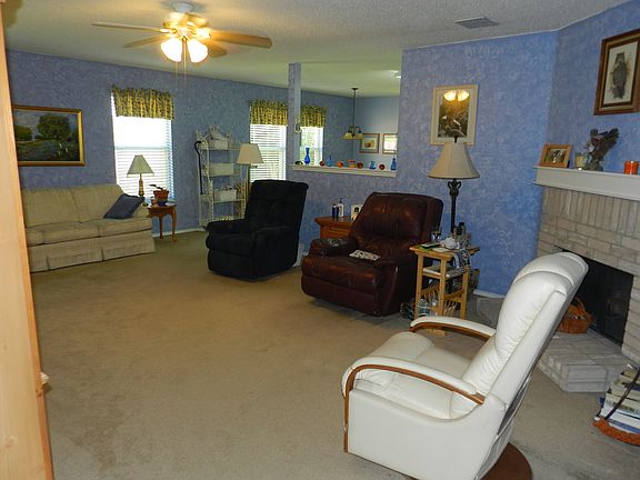 4th image of 231 Queen Annes Dr