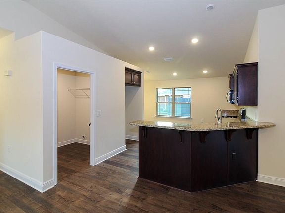 4th image of 4081 Hazelhurst Dr