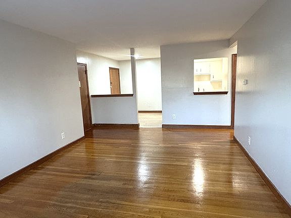 2nd image of 580-584 Bridge St #23