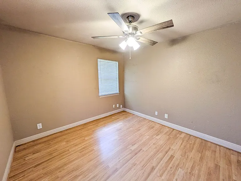 5031 Simpson Ave — Photo 17