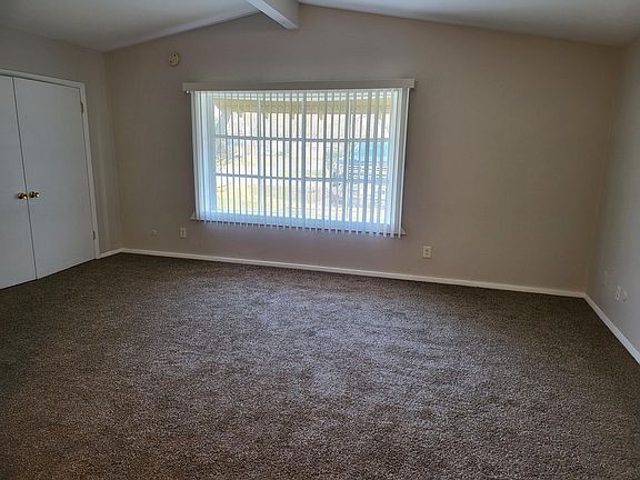 4th image of 2401 Lewis Ave Unit E