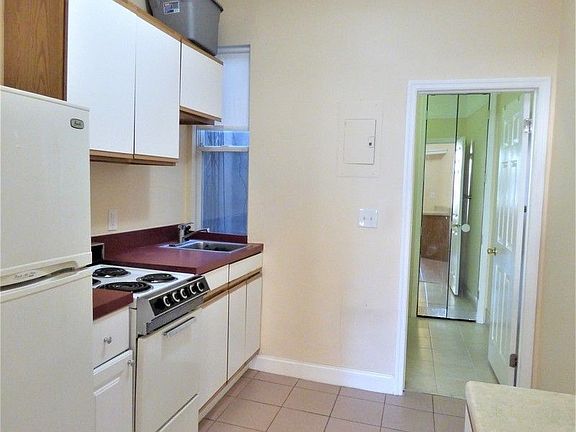 4th image of 330 E 84th St #5F