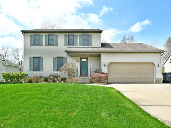 3462 Starwick Dr, Canfield, OH 44406