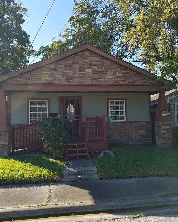 1st image of 704 E 32nd 1/2 St