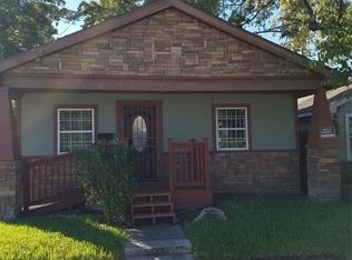 704 E 32nd 1/2 St, Houston, TX 77022