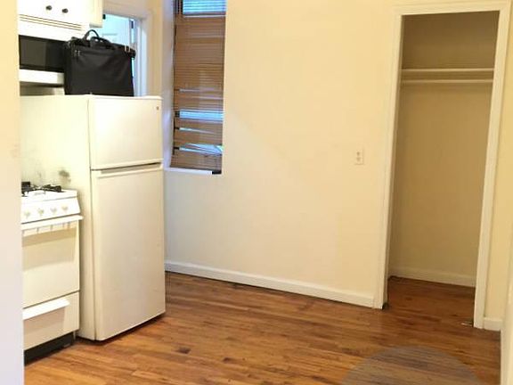 4th image of 31 E 1st St APT 01B