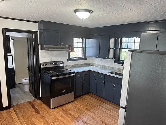 4th image of 129 Turnpike St