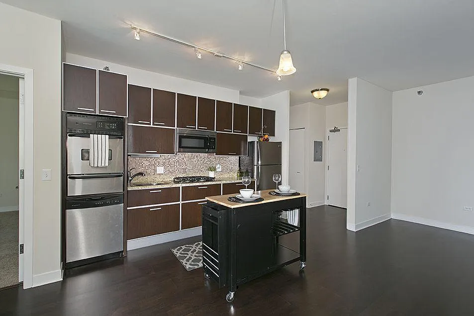 1 bed, 845 sqft, $2,723 — Photo 4