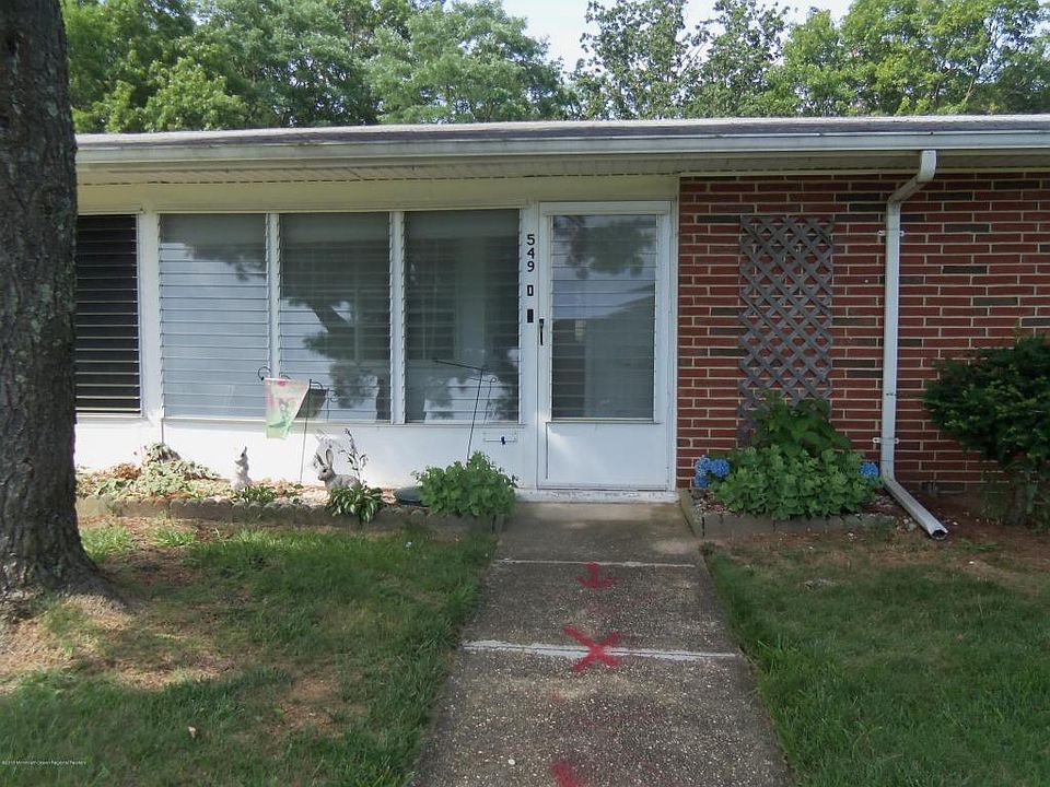 1st image of 549D Sheffield Ct #100D