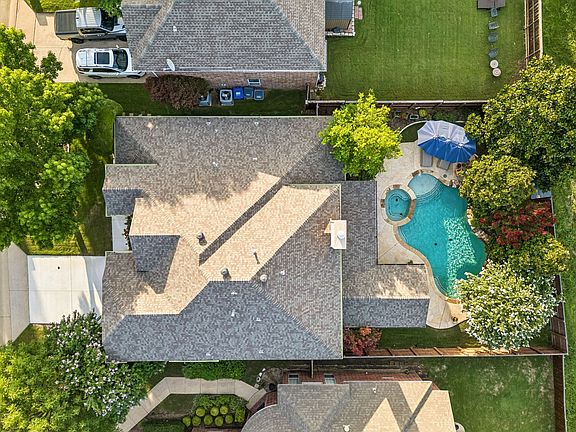3rd image of 7508 Summer Glen Dr