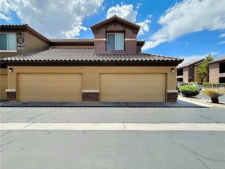 6868 Sky Pointe Dr #1047 — Photo 3