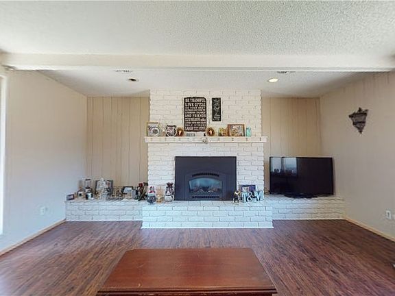 2nd image of 505 W Lawndale Dr