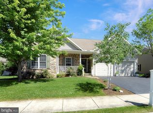 39 Coolidge Dr, Ephrata, PA 17522