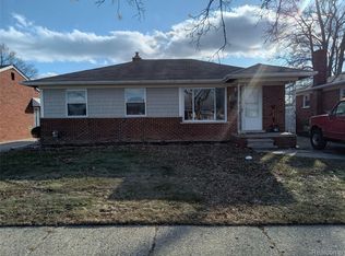 22936 Colony St, Saint Clair Shores, MI 48080
