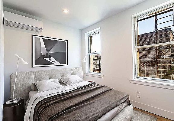3rd image of 116 Suffolk St #1A