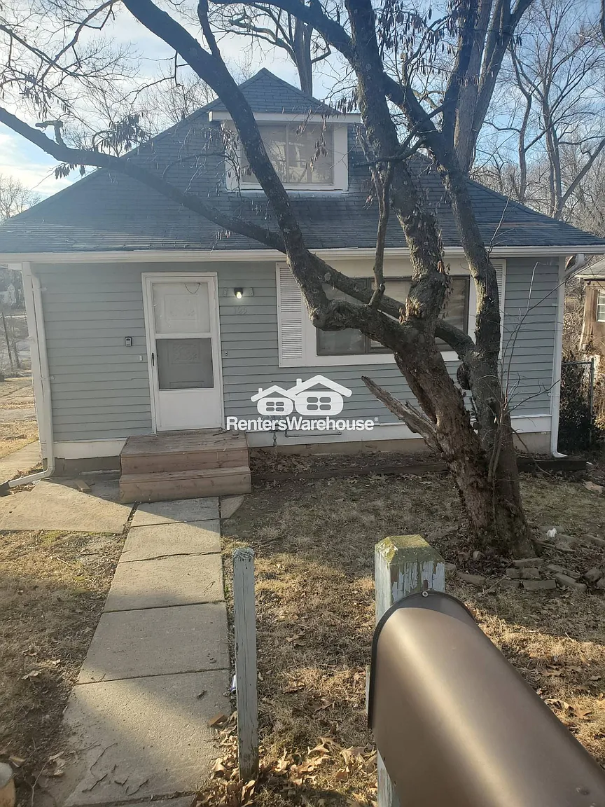 125 S Harvey Ave photo 1