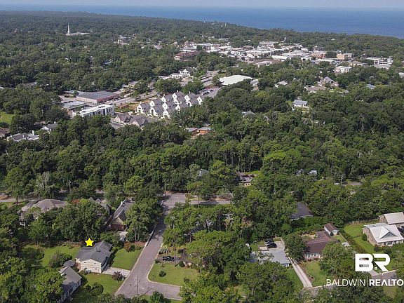 4th image of 207 Park Dr
